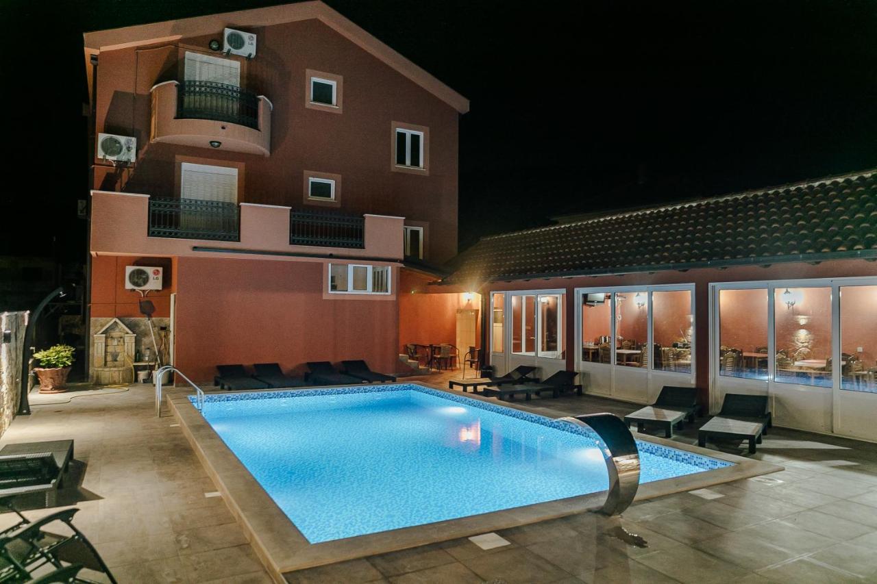 Guest House Villa Zivanovic Herceg Novi Bagian luar foto